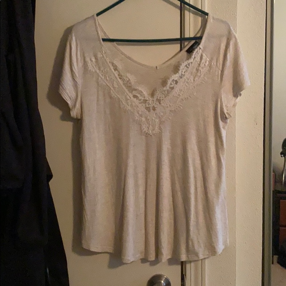 FREE WHEN ADDED TO BUNDLE. RUE 21 TOP